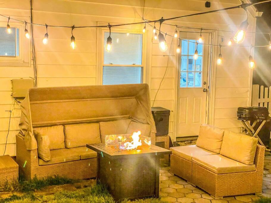 Entire 3bdr W/parking, Backyard, Firepit, Bbq